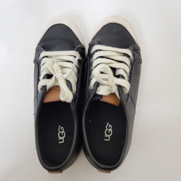 UGG Black Leather Lace Up Sneaker Size 4 Big Boys - Picture 12 of 13